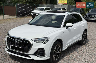 Внедорожник / Кроссовер Audi Q3 2022 в Киеве