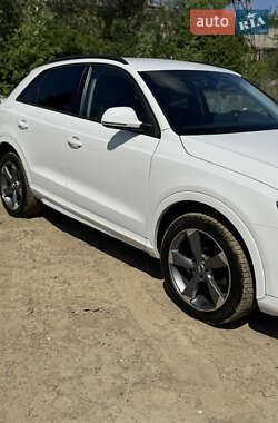 Внедорожник / Кроссовер Audi Q3 2016 в 
