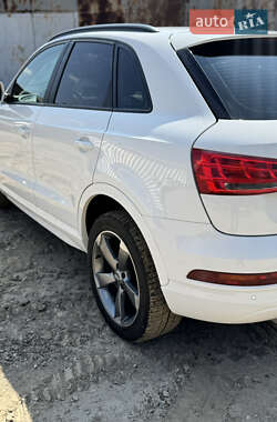 Внедорожник / Кроссовер Audi Q3 2016 в 