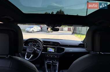 Позашляховик / Кросовер Audi Q3 2021 в 