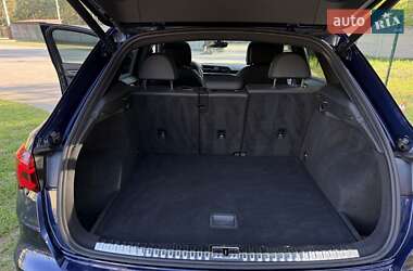 Позашляховик / Кросовер Audi Q3 2021 в 