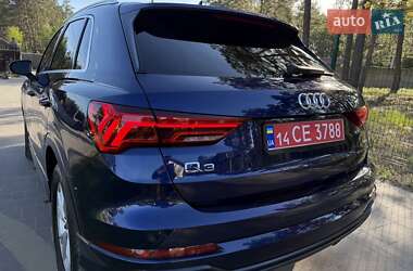 Позашляховик / Кросовер Audi Q3 2021 в 