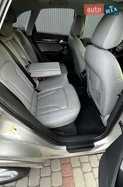 Внедорожник / Кроссовер Audi Q3 2015 в 