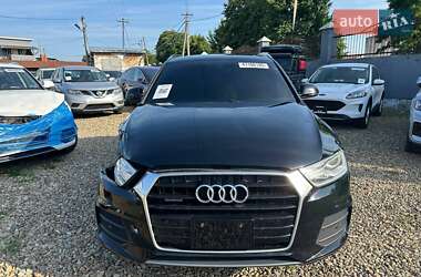 Внедорожник / Кроссовер Audi Q3 2016 в 