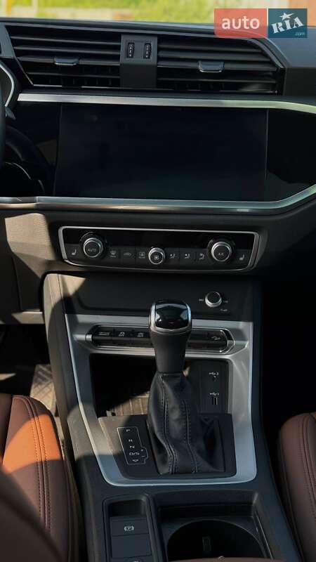 Внедорожник / Кроссовер Audi Q3 2021 в Ровно