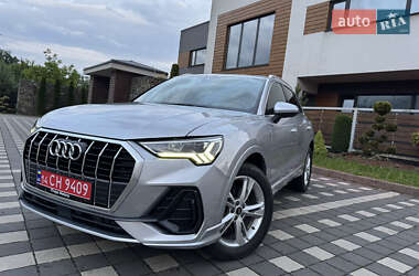Внедорожник / Кроссовер Audi Q3 2019 в 