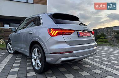 Внедорожник / Кроссовер Audi Q3 2019 в 