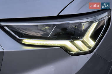 Внедорожник / Кроссовер Audi Q3 2019 в 