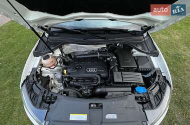 Внедорожник / Кроссовер Audi Q3 2015 в 
