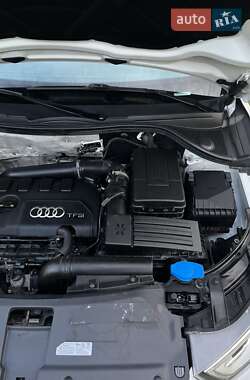 Внедорожник / Кроссовер Audi Q3 2015 в 