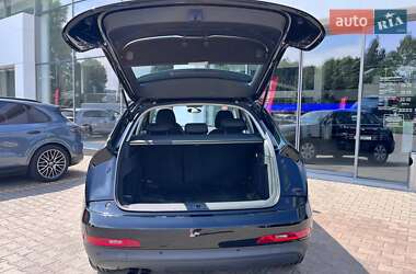 Внедорожник / Кроссовер Audi Q3 2013 в 