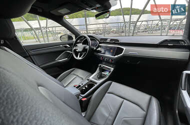 Внедорожник / Кроссовер Audi Q3 2021 в 