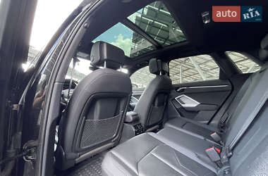 Внедорожник / Кроссовер Audi Q3 2021 в 