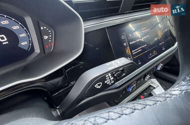Внедорожник / Кроссовер Audi Q3 2021 в 