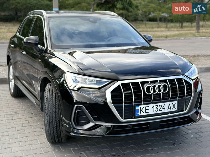 Внедорожник / Кроссовер Audi Q3 2023 в Каменском