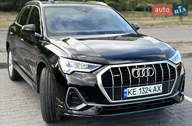Внедорожник / Кроссовер Audi Q3 2023 в 