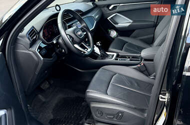 Внедорожник / Кроссовер Audi Q3 2023 в 