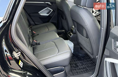 Внедорожник / Кроссовер Audi Q3 2023 в 