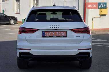 Внедорожник / Кроссовер Audi Q3 2019 в 