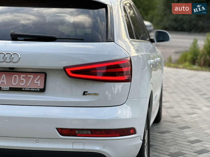 Внедорожник / Кроссовер Audi Q3 2015 в Ровно