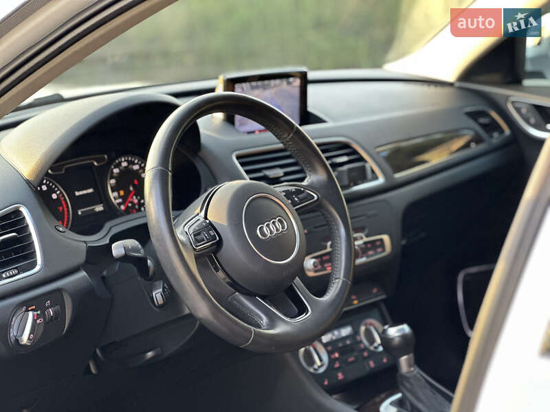 Внедорожник / Кроссовер Audi Q3 2015 в Ровно