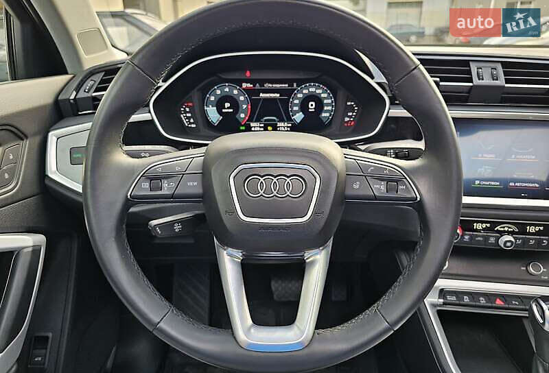 Внедорожник / Кроссовер Audi Q3 2021 в Киеве