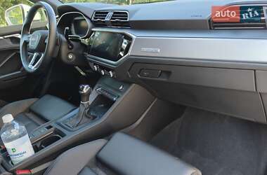 Внедорожник / Кроссовер Audi Q3 2022 в 
