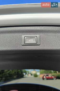 Внедорожник / Кроссовер Audi Q3 2022 в 