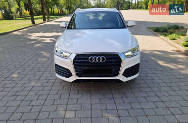 Внедорожник / Кроссовер Audi Q3 2017 в 