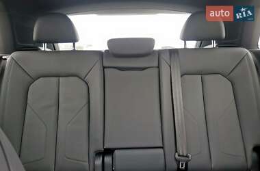 Внедорожник / Кроссовер Audi Q3 2024 в 