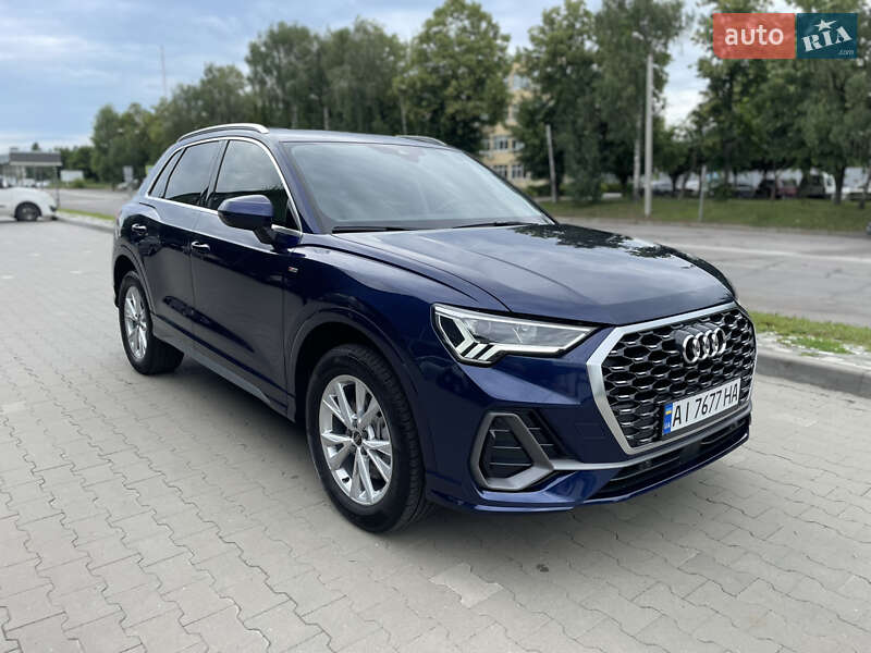 Внедорожник / Кроссовер Audi Q3 2024 в 