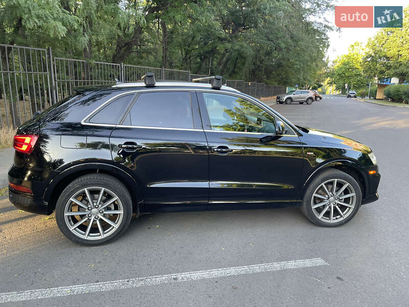 Внедорожник / Кроссовер Audi Q3 2018 в 