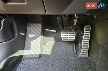 Внедорожник / Кроссовер Audi Q3 2015 в 