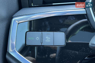 Внедорожник / Кроссовер Audi Q3 2020 в 