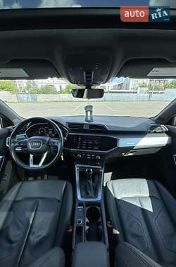 Внедорожник / Кроссовер Audi Q3 2019 в 