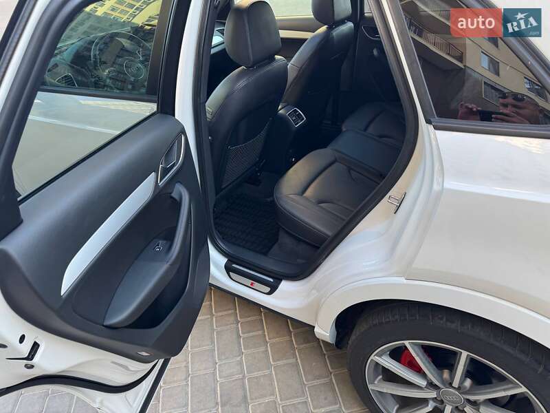 Внедорожник / Кроссовер Audi Q3 2017 в Одессе