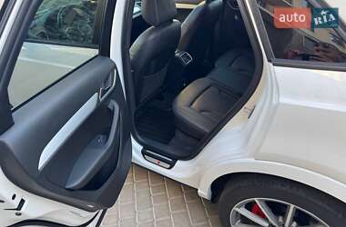 Внедорожник / Кроссовер Audi Q3 2017 в 