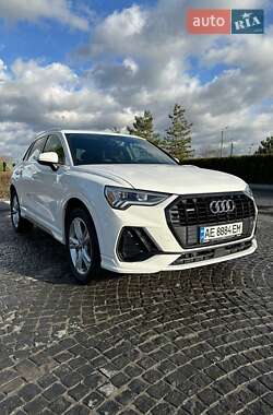 Внедорожник / Кроссовер Audi Q3 2019 в 