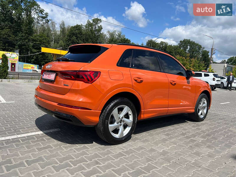 Внедорожник / Кроссовер Audi Q3 2021 в Тернополе