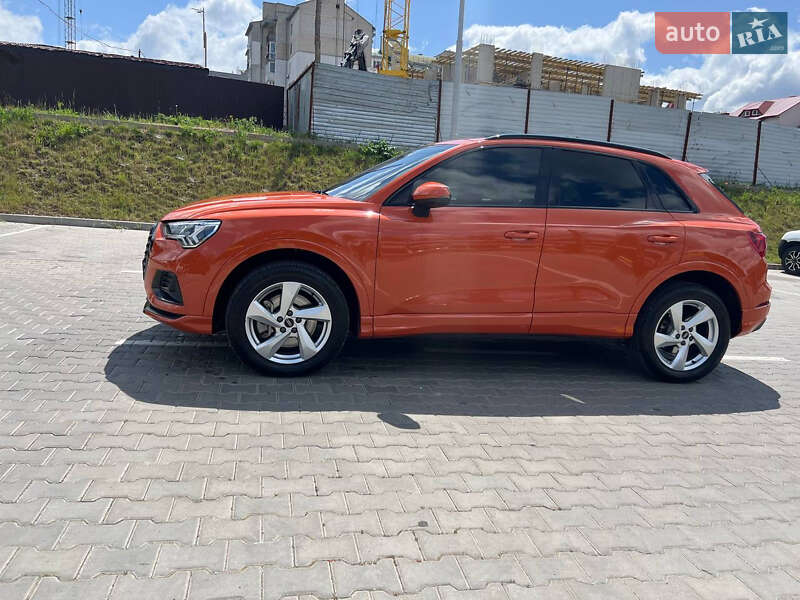 Внедорожник / Кроссовер Audi Q3 2021 в Тернополе