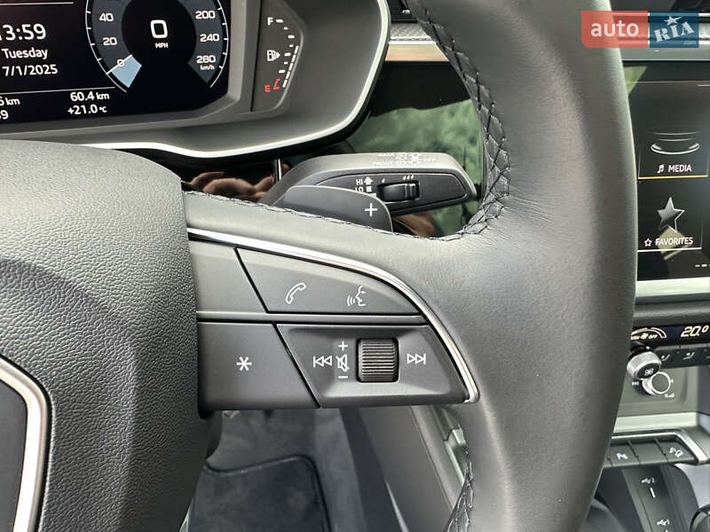Внедорожник / Кроссовер Audi Q3 2024 в Киеве