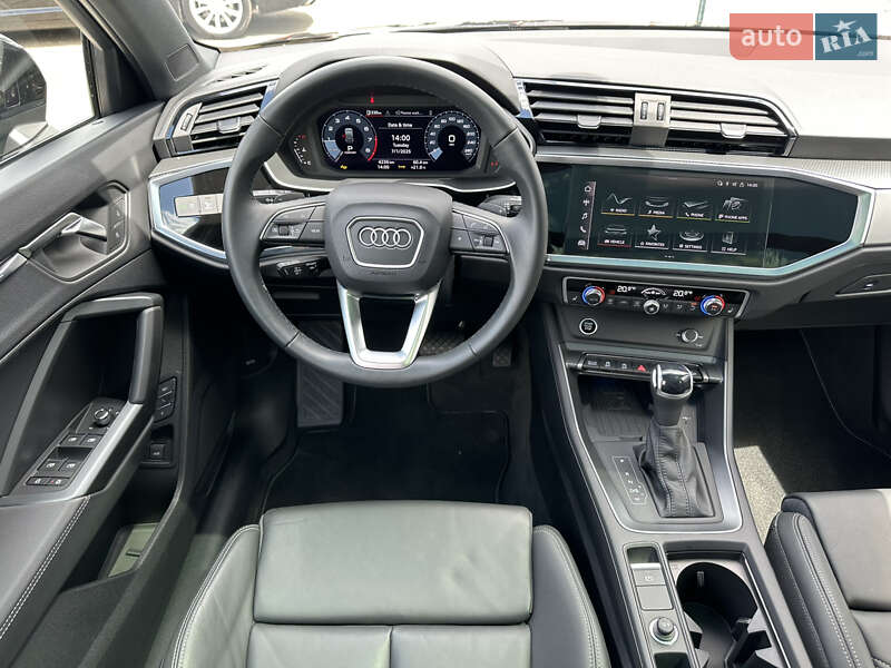 Внедорожник / Кроссовер Audi Q3 2024 в Киеве