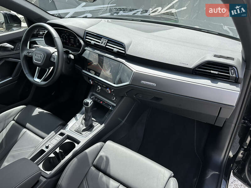 Внедорожник / Кроссовер Audi Q3 2024 в Киеве