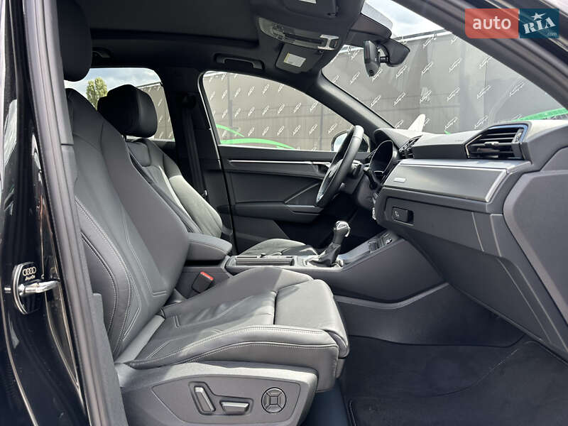 Внедорожник / Кроссовер Audi Q3 2024 в Киеве