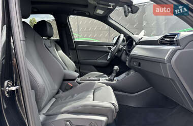 Внедорожник / Кроссовер Audi Q3 2024 в 