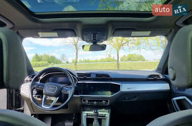 Внедорожник / Кроссовер Audi Q3 2020 в 