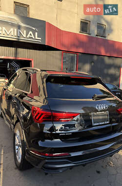 Внедорожник / Кроссовер Audi Q3 2020 в Киеве