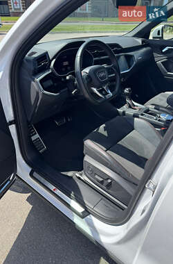 Внедорожник / Кроссовер Audi Q3 2020 в 