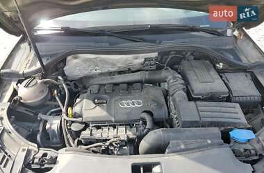 Внедорожник / Кроссовер Audi Q3 2015 в 