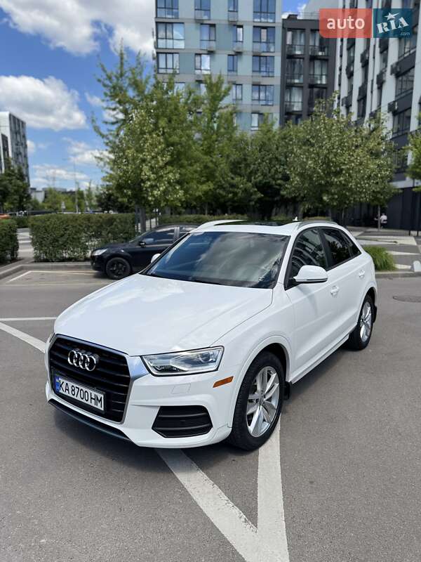 Позашляховик / Кросовер Audi Q3 2016 в Києві